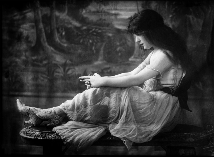 Evelyn-Nesbit-Thaw-1913