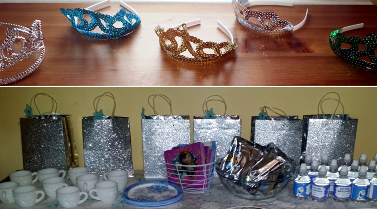 favors - frozen party