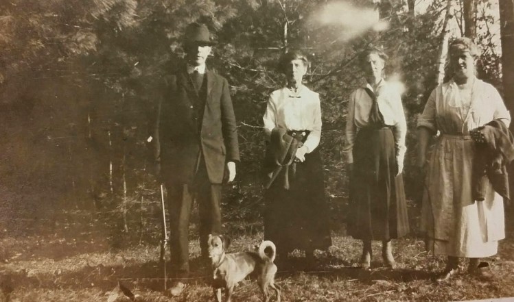 the woman on the right tho